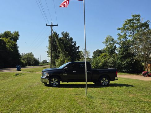Used 2017 RAM 1500 Big Horn image 6