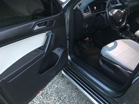 Used 2019 Volkswagen Tiguan S image 8