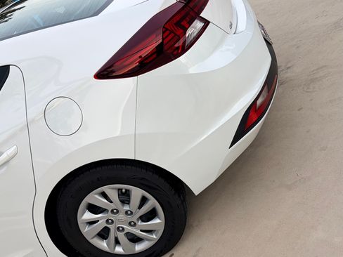 Used 2019 Hyundai Elantra SE w/ Cargo Package image 9