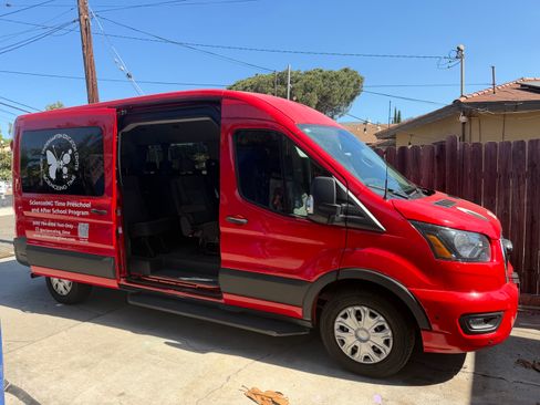 Used 2024 Ford Transit 350 XLT RWD image 5