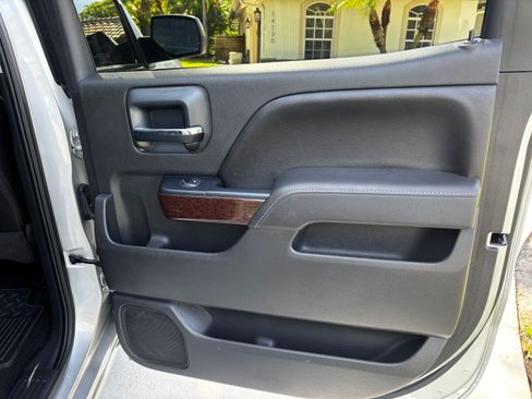 Used 2017 GMC Sierra 1500 SLT w/ SLT Premium Package image 19