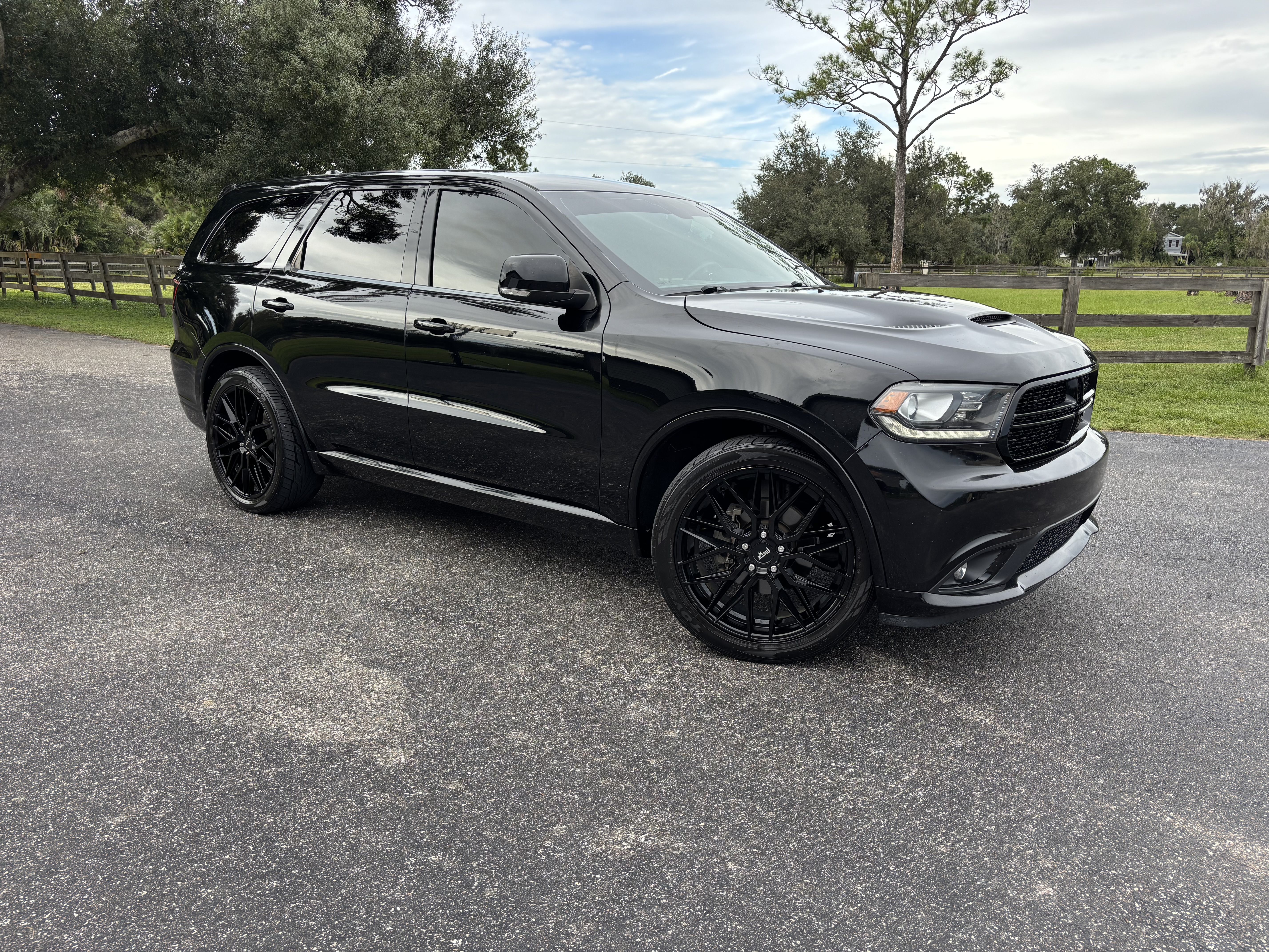 Used 2018 Dodge Durango GT w/ Blacktop Package RWD image 1