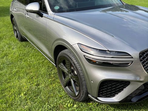 Used 2023 Genesis GV70 2.5T w/ Sport Prestige Package AWD/4WD image 2