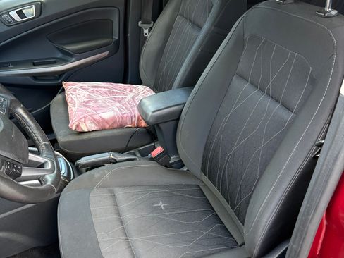 Used 2018 Ford EcoSport SE w/ SE Convenience Package image 6