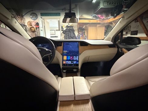 Used 2019 Tesla Model X 75D AWD/4WD image 9