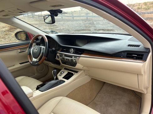 Used 2014 Lexus ES 300h w/ Premium Package w/Bamboo Trim image 2