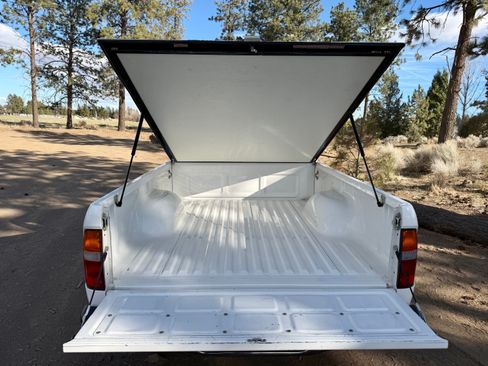 Used 1999 Toyota Tacoma 4x4 Regular Cab image 10