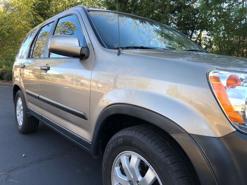 Used 2005 Honda CR-V EX image 9