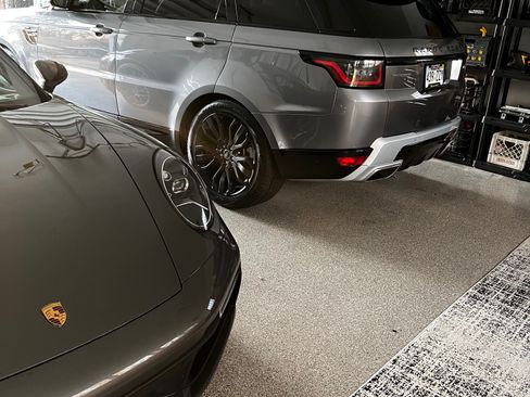 Used 2021 Land Rover Range Rover Sport HSE Silver Edition image 2