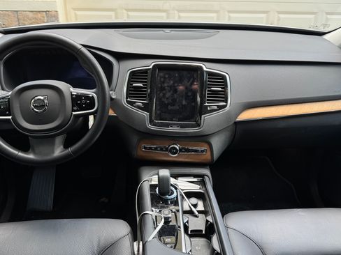 Used 2025 Volvo XC90 B6 Plus AWD/4WD image 10