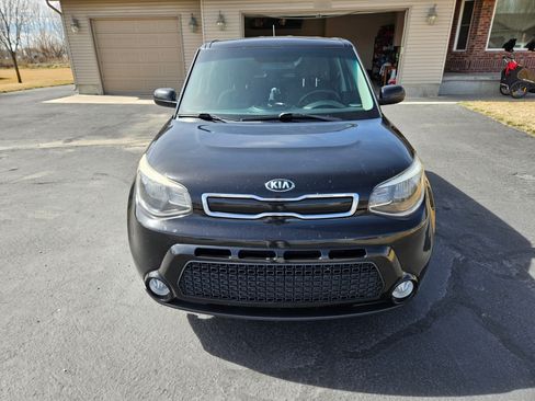 Used 2016 Kia Soul + image 4