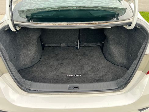 Used 2016 Nissan Sentra SR image 9