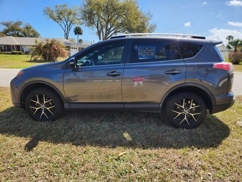 Used 2018 Toyota RAV4 SE w/ Power Extra Value Package image 4