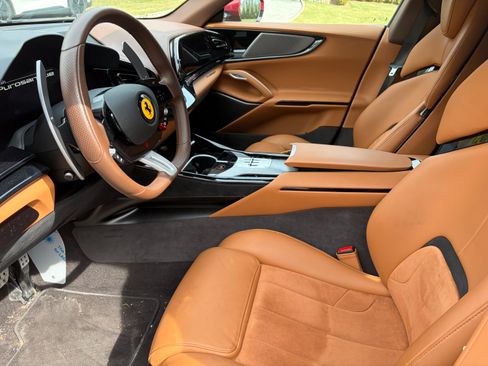 Used 2025 Ferrari Purosangue image 13