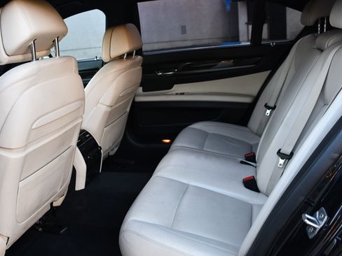 Used 2013 BMW 750Li RWD image 19
