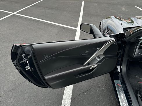 Used 2016 Chevrolet Corvette Z06 w/ 3LZ Preferred Equipment Group image 24