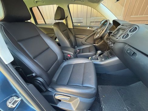 Used 2017 Volkswagen Tiguan S FWD image 8