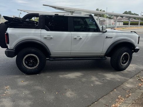 Used 2021 Ford Bronco Outer Banks w/ Sasquatch Package AWD/4WD image 6