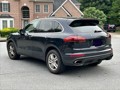 Used 2017 Porsche Cayenne AWD/4WD image 15