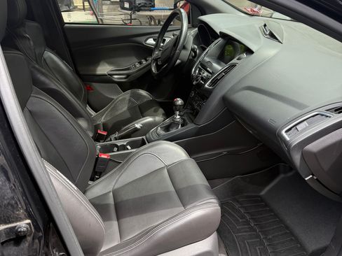 Used 2018 Ford Focus ST w/ Equipment Group 402A FWD image 15