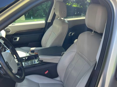 Used 2017 Land Rover Discovery HSE image 5