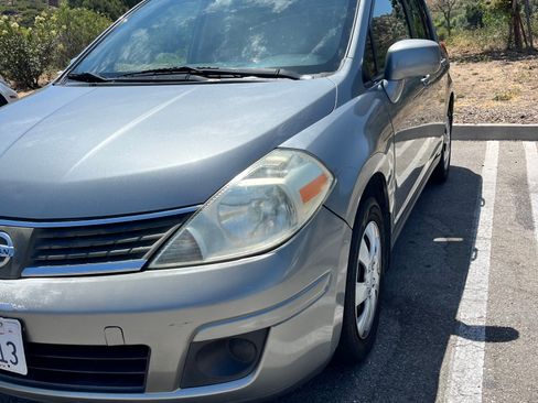 Used 2009 Nissan Versa 1.8 S w/ PWR Pkg FWD image 2