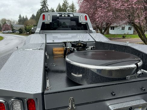 Used 2022 RAM 5500 4x4 Crew Cab image 4