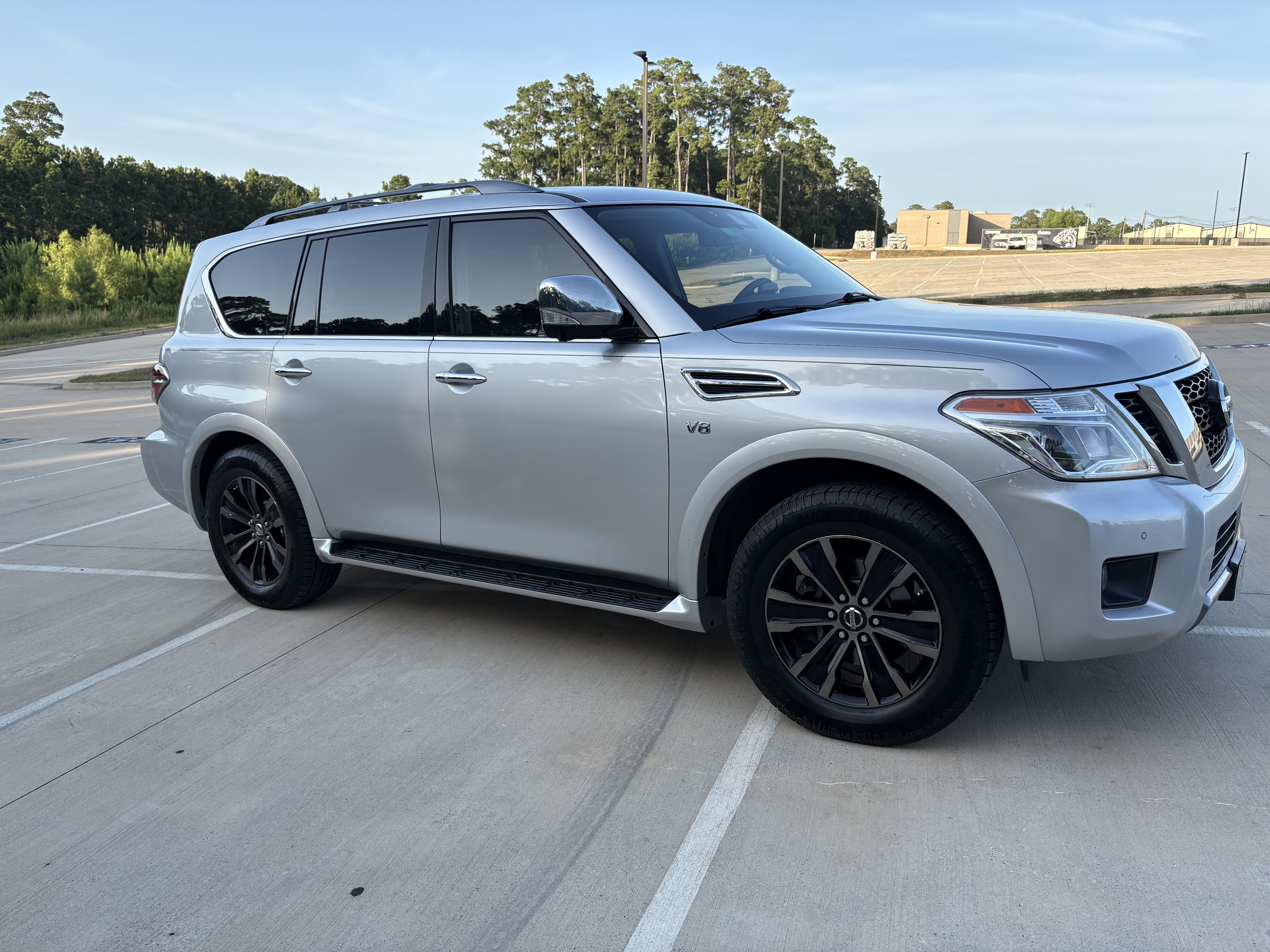 Used 2019 Nissan Armada Platinum w/ Captain's Chairs Package RWD image 4