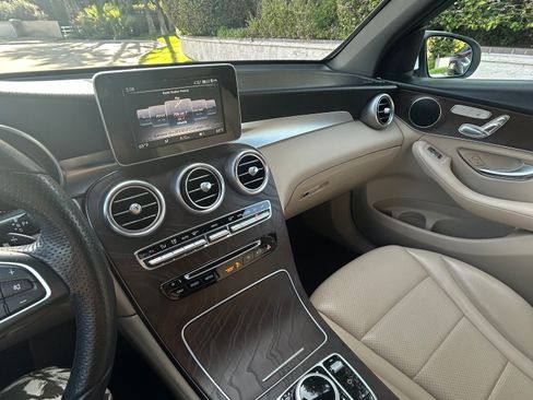 Used 2018 Mercedes-Benz GLC 300 image 13