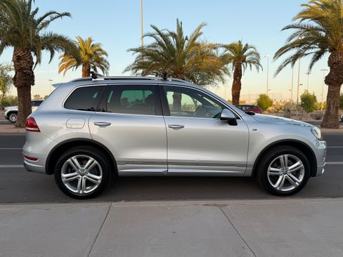 Used 2014 Volkswagen Touareg VR6 AWD/4WD image 8