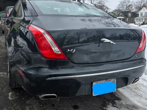 Used 2011 Jaguar XJ image 5