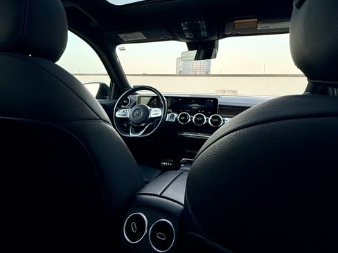 Used 2021 Mercedes-Benz GLB 250 4MATIC w/ AMG Line image 8