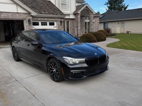 Used 2016 BMW 740i image 6