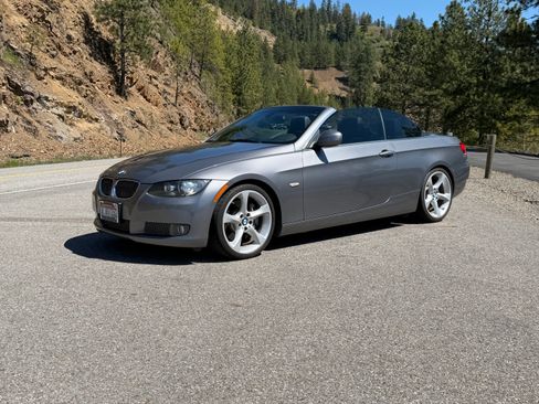 Used 2010 BMW 335i Convertible RWD image 8
