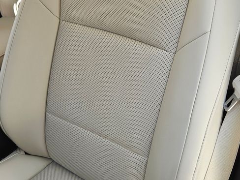 Used 2017 Lexus ES 300h image 13