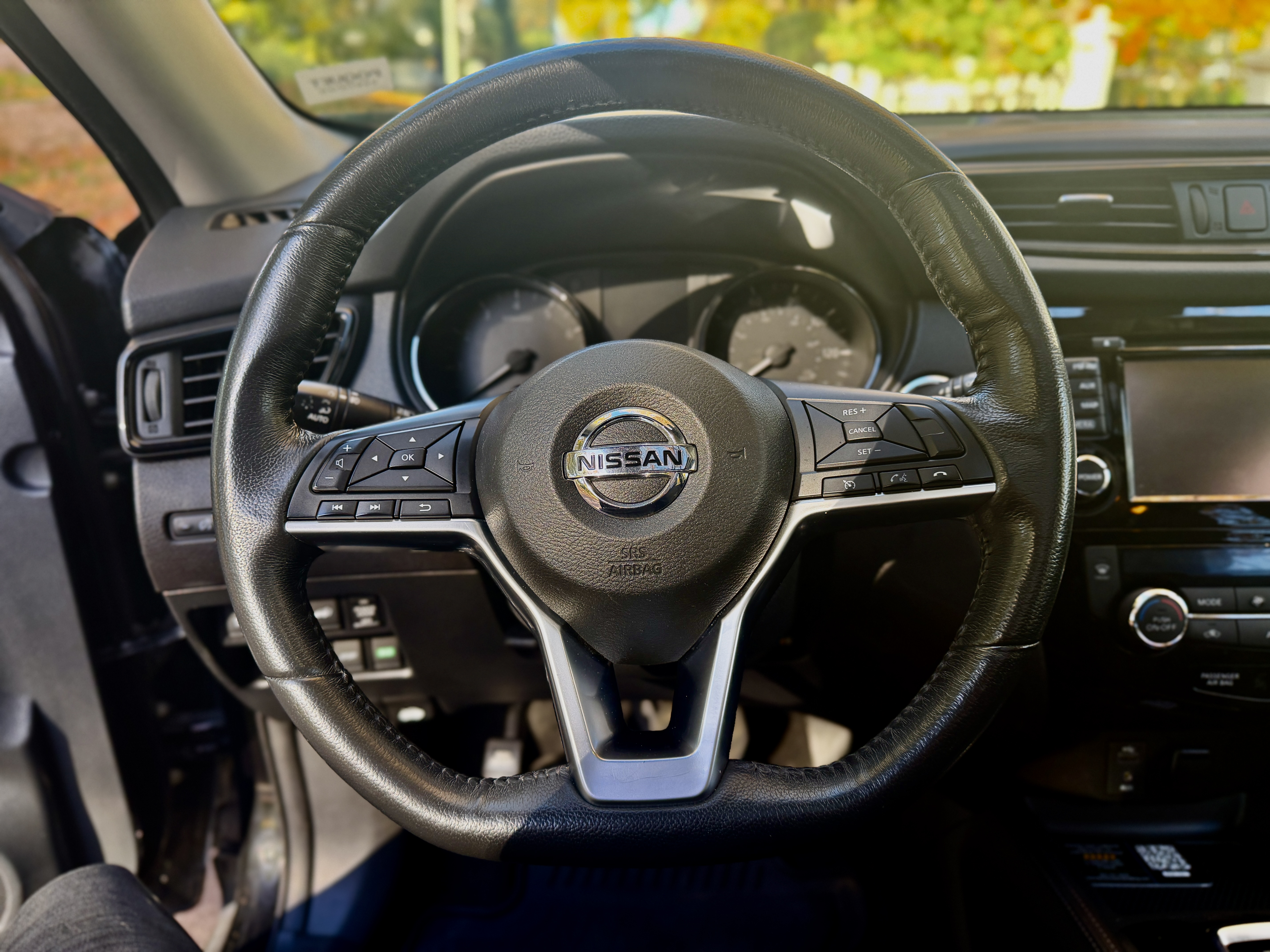 Used 2017 Nissan Rogue SL w/ SL Premium Package AWD/4WD image 21
