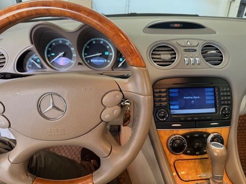 Used 2007 Mercedes-Benz SL 550 image 2