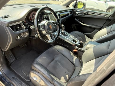 Used 2018 Porsche Macan Sport Edition AWD/4WD image 18