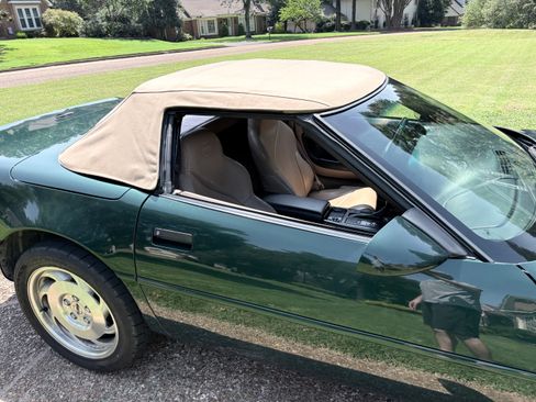 Used 1994 Chevrolet Corvette Convertible RWD image 23