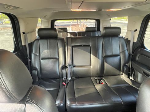 Used 2010 Chevrolet Tahoe 2WD Hybrid image 12