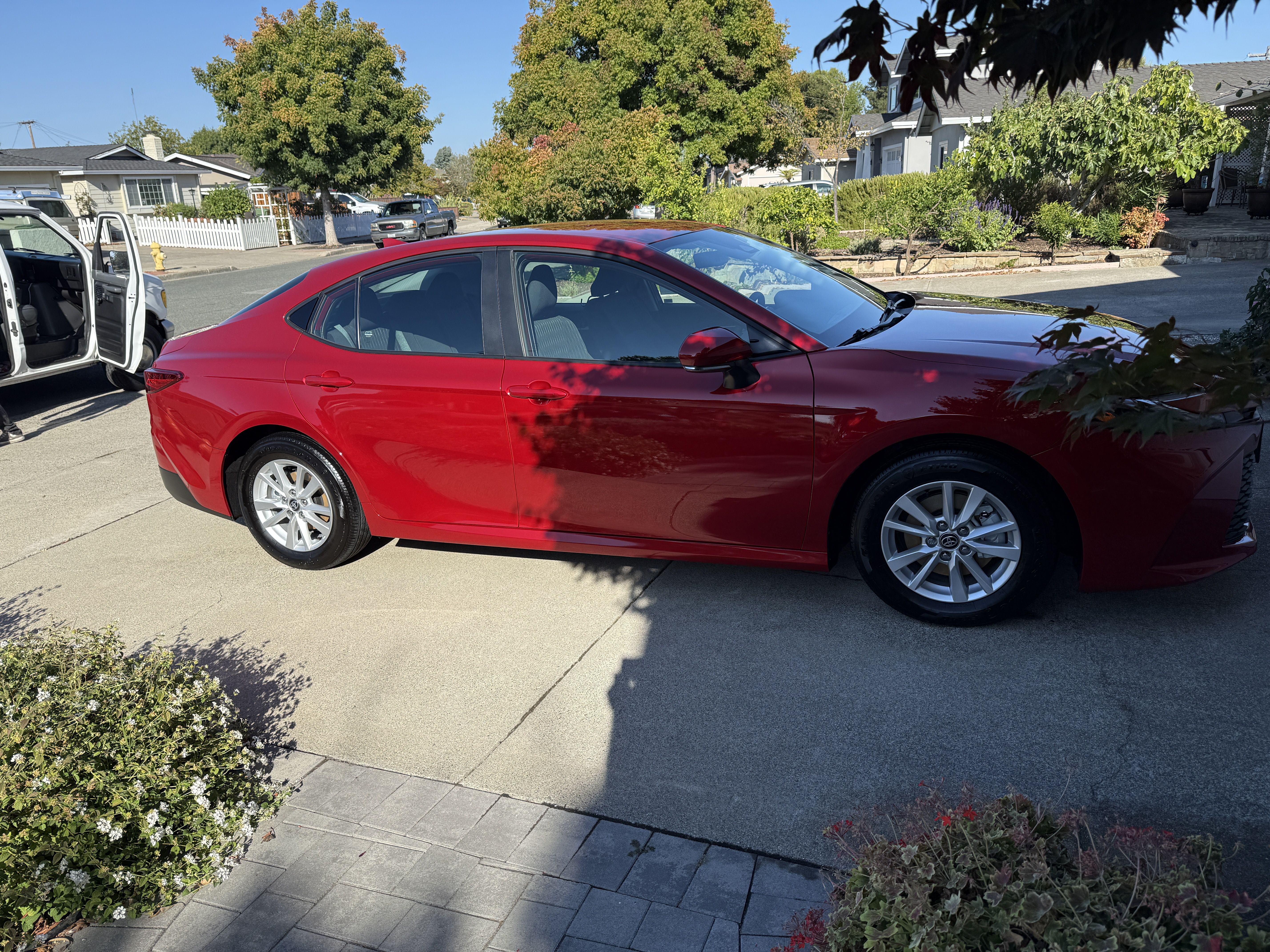 Used 2025 Toyota Camry LE w/ Convenience Package FWD image 9