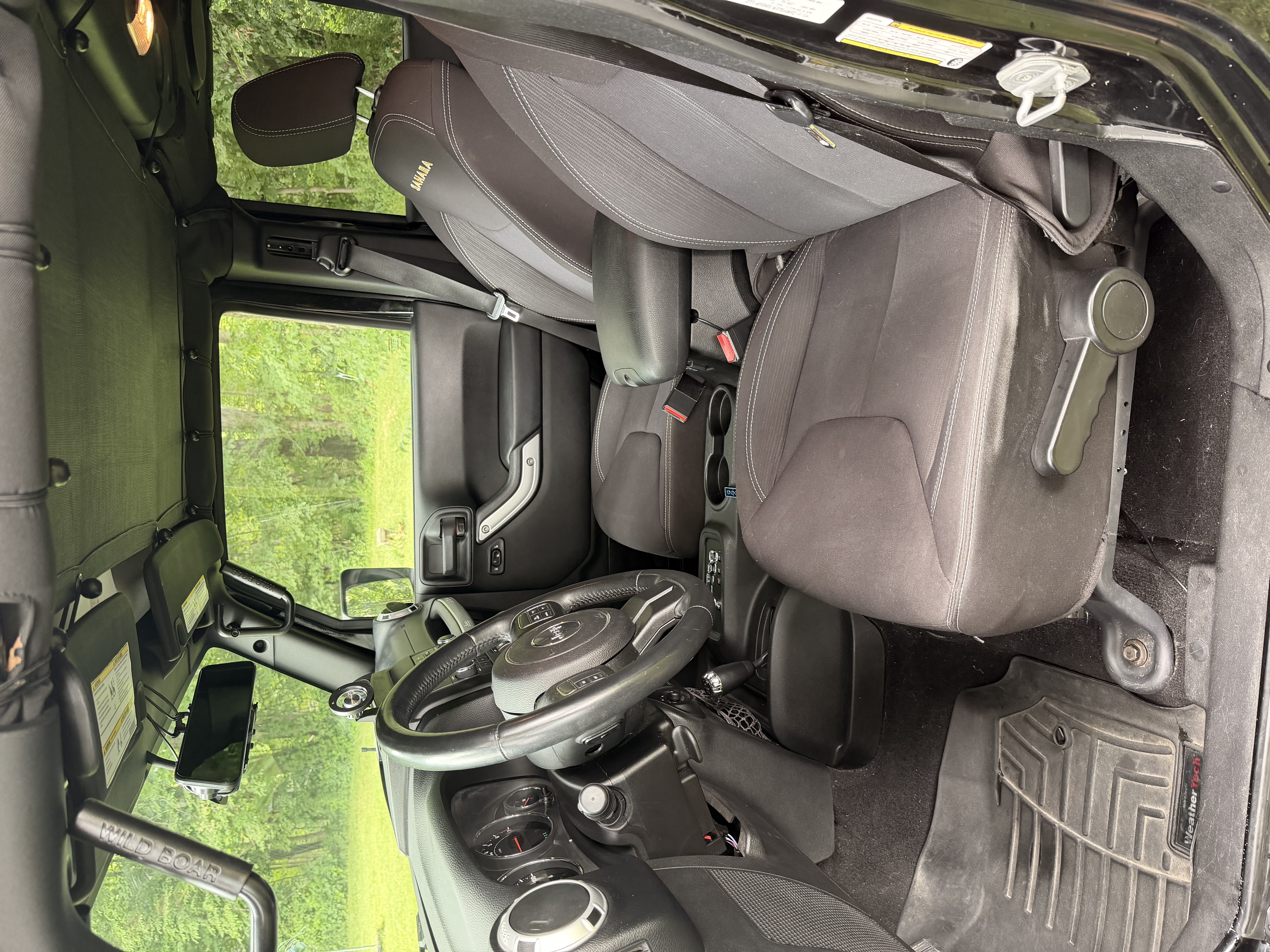 Used 2013 Jeep Wrangler Unlimited Sahara AWD/4WD image 8