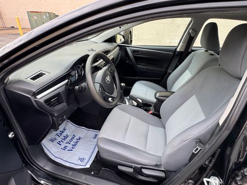 Used 2015 Toyota Corolla L FWD image 16