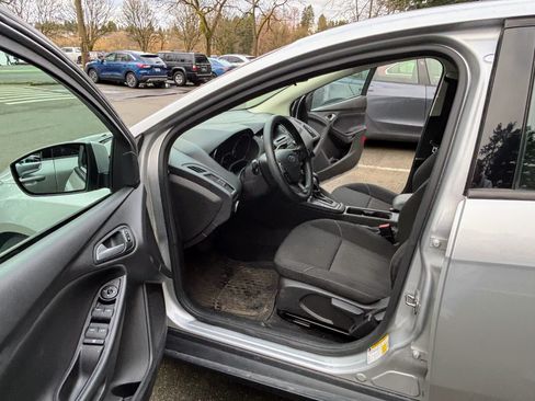 Used 2017 Ford Focus SE image 10