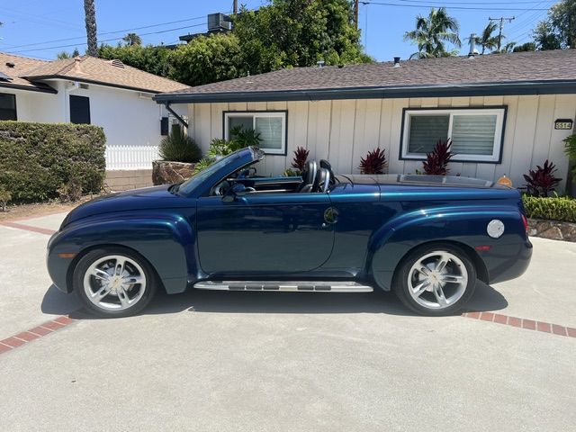 Used 2005 Chevrolet SSR w/ Preferred Equipment Group RWD image 5
