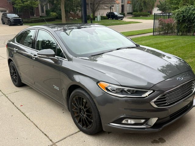 Used 2017 Ford Fusion Energi Titanium FWD image 4