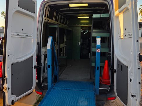 Used 2007 Dodge Sprinter 2500 image 10