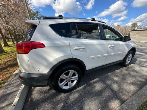 Used 2013 Toyota RAV4 XLE image 12