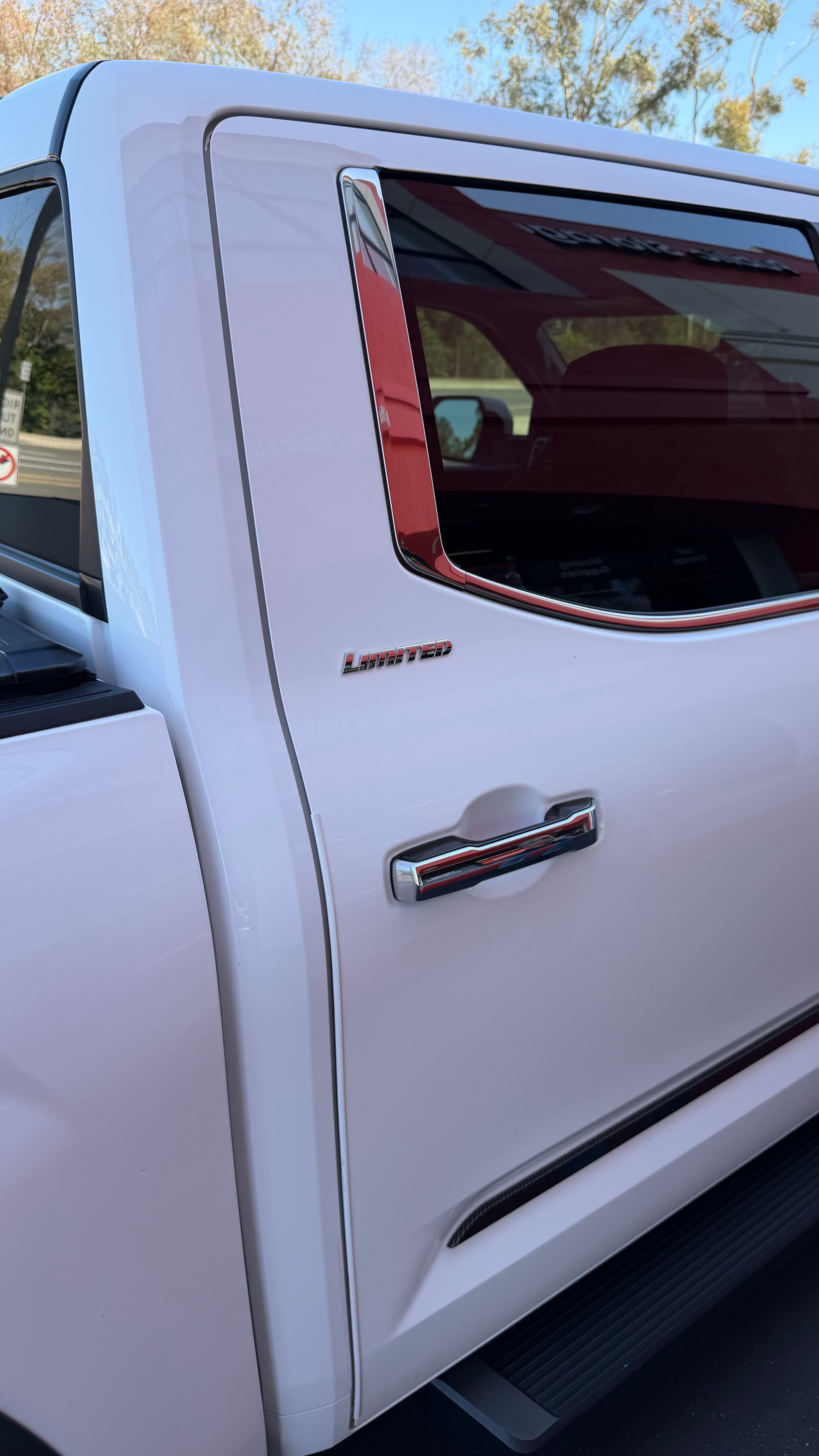 Used 2024 Toyota Tundra Limited AWD/4WD image 9