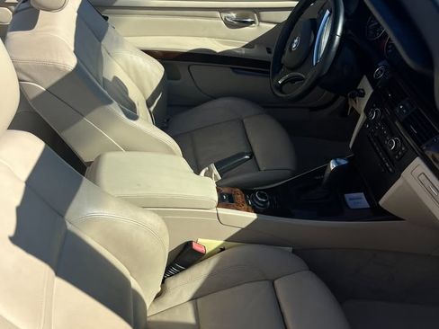 Used 2011 BMW 335i Convertible image 4